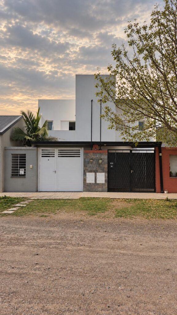 Almirante Brown 556– Esperanza, Santa Fe